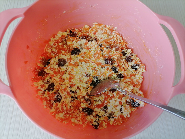Начинка из моркови с творогом и изюмом для вареников
